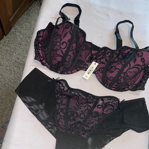 Beautiful Bra & panty set, 36 D, panty is M, purple & black, Adore Me